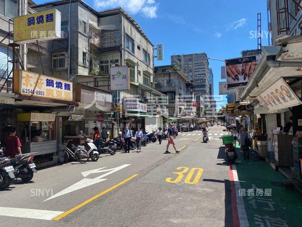 小巨蛋靜巷頂加介壽學區房屋室內格局與周邊環境