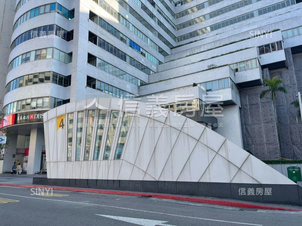 小巨蛋靜巷頂加介壽學區房屋室內格局與周邊環境