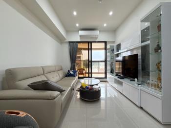 英倫亞灣精美三房平車