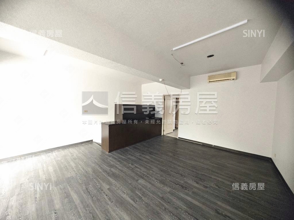 世貿松德正邊間店面房屋室內格局與周邊環境