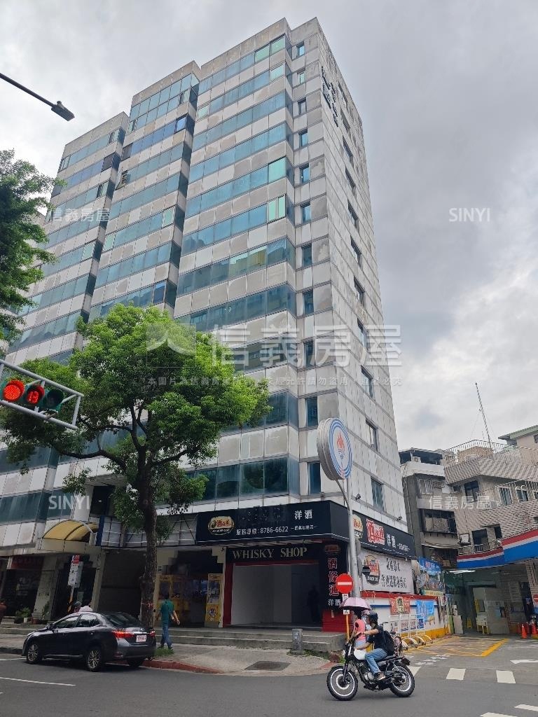 世貿松德正邊間店面房屋室內格局與周邊環境