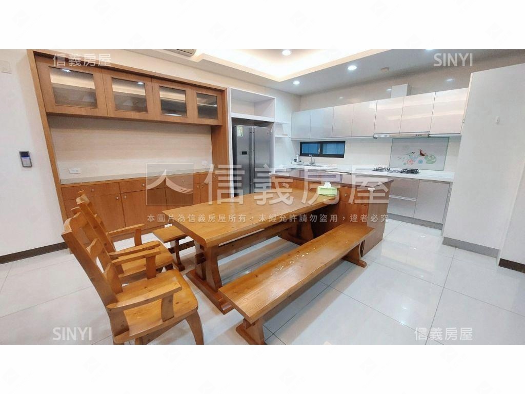 史博館溫馨花園大大車墅房屋室內格局與周邊環境