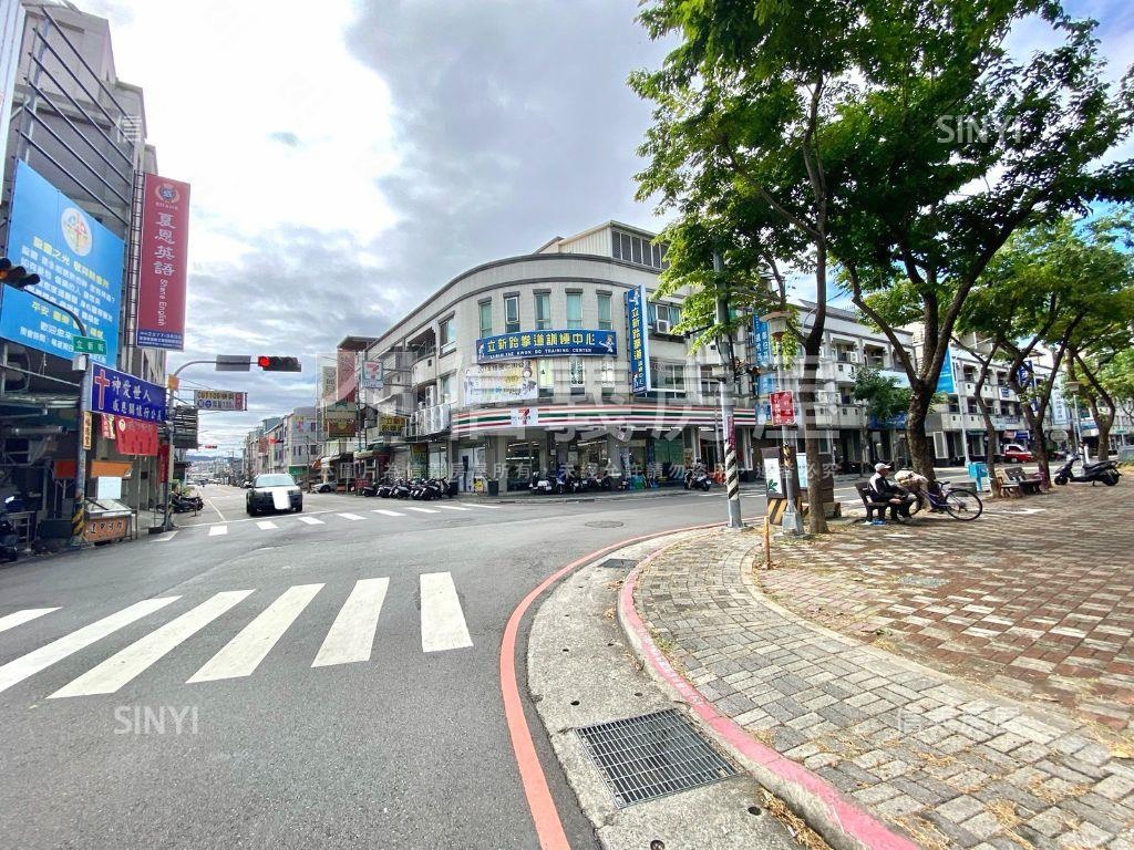 大里立新震後角間透天店面房屋室內格局與周邊環境