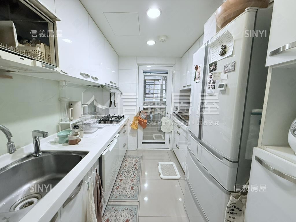 質感高樓景觀四房房屋室內格局與周邊環境