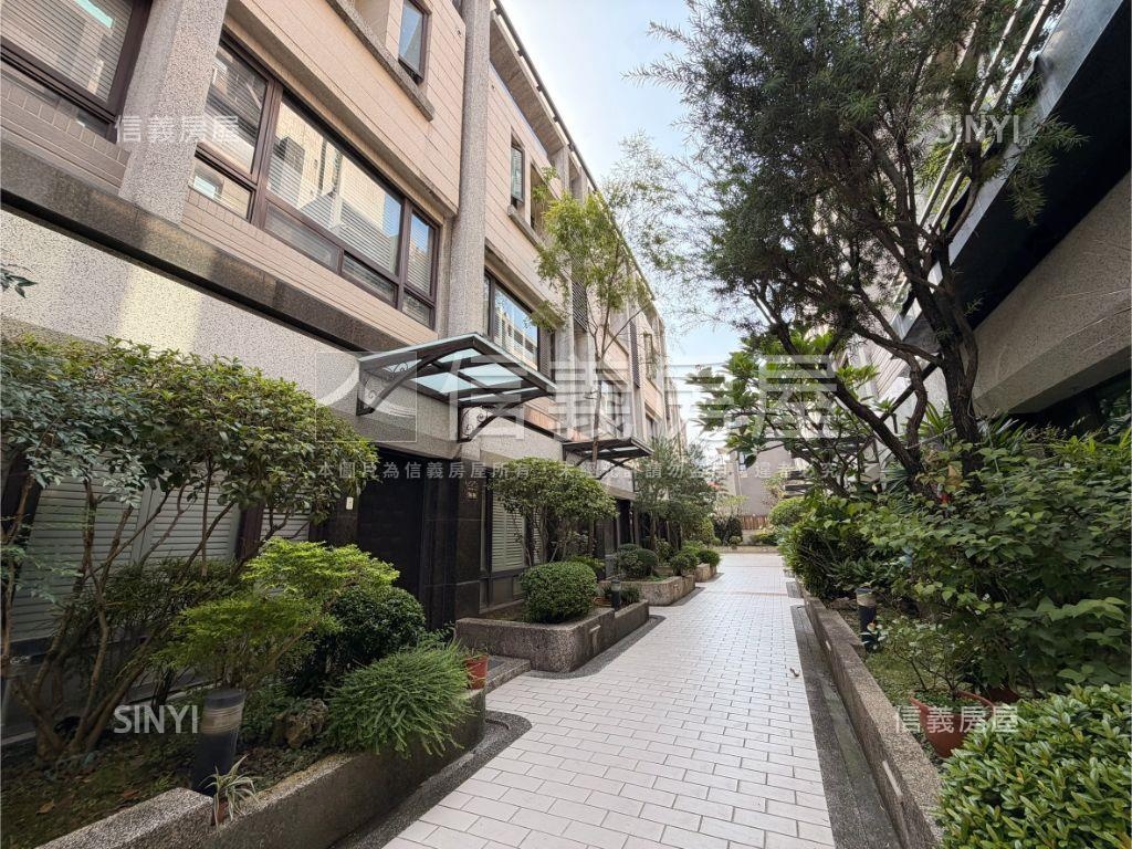 １１期哈佛雙車美別墅房屋室內格局與周邊環境