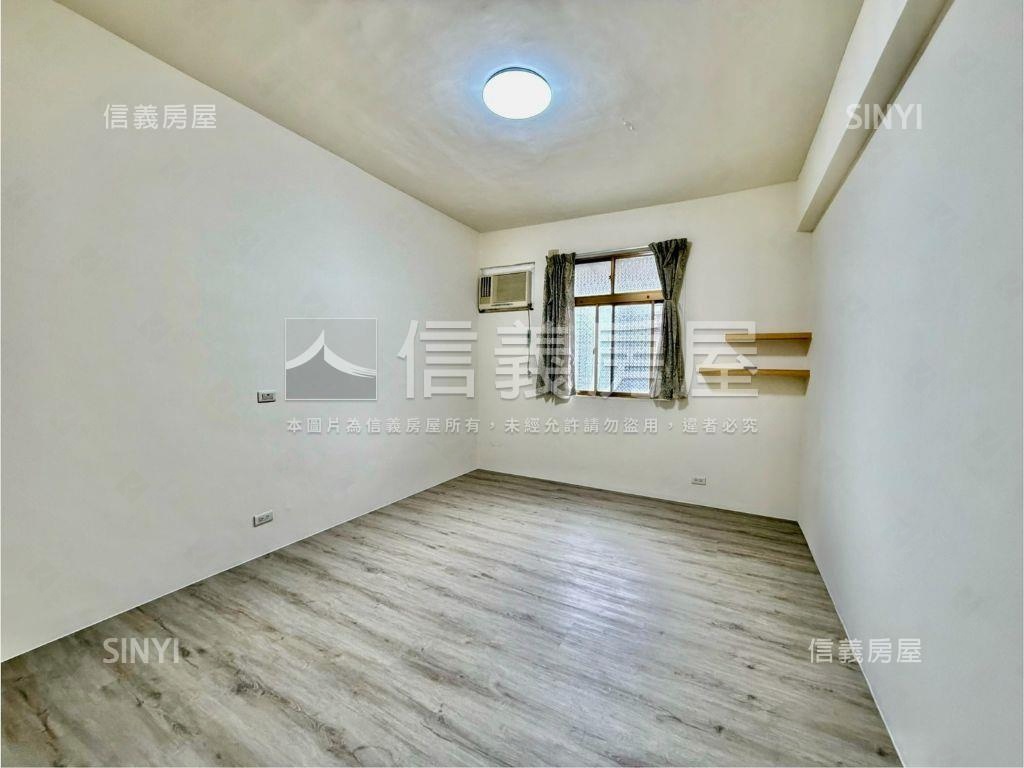 長安街的方正ＲＣ頂加讚房屋室內格局與周邊環境