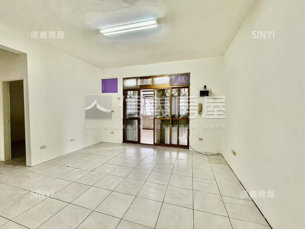 長安街的方正ＲＣ頂加讚房屋室內格局與周邊環境