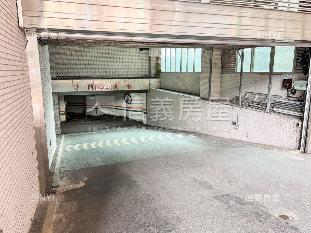 北投捷運３房車位房屋室內格局與周邊環境