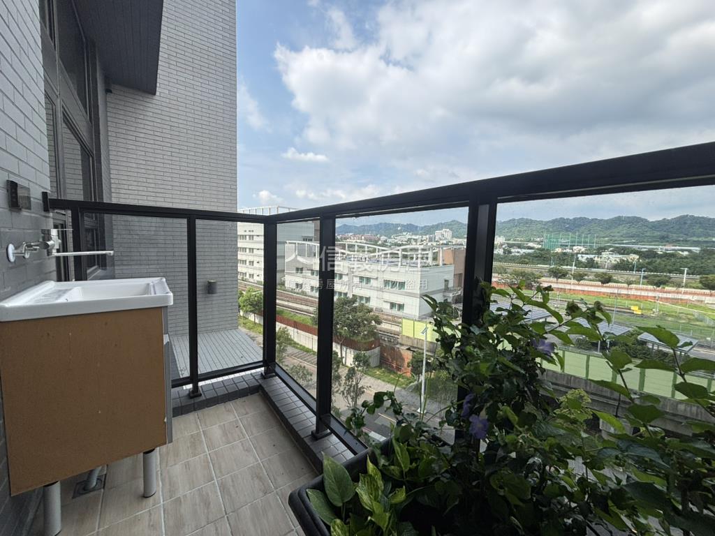 創立方朝東視野寬廣房屋室內格局與周邊環境