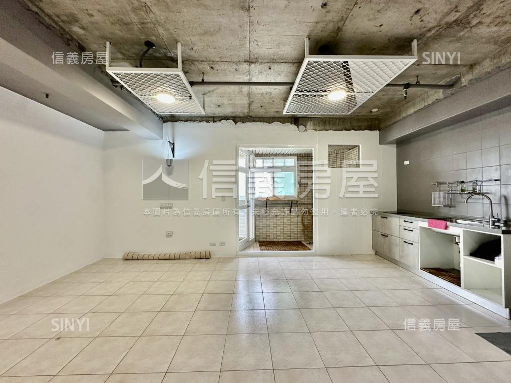 俯瞰高屏輕工ＬＯＦＴ兩房房屋室內格局與周邊環境