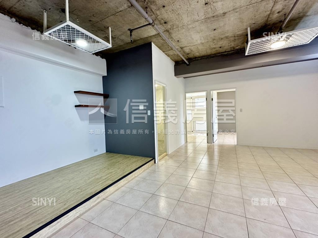 俯瞰高屏輕工ＬＯＦＴ兩房房屋室內格局與周邊環境