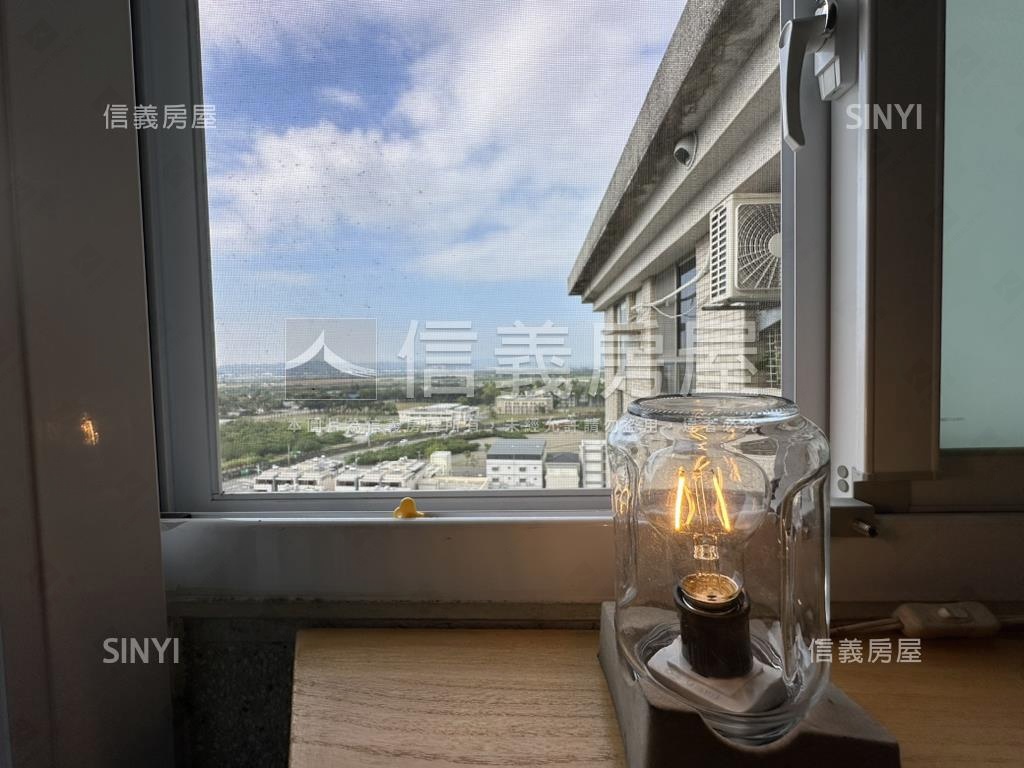 俯瞰高屏輕工ＬＯＦＴ兩房房屋室內格局與周邊環境