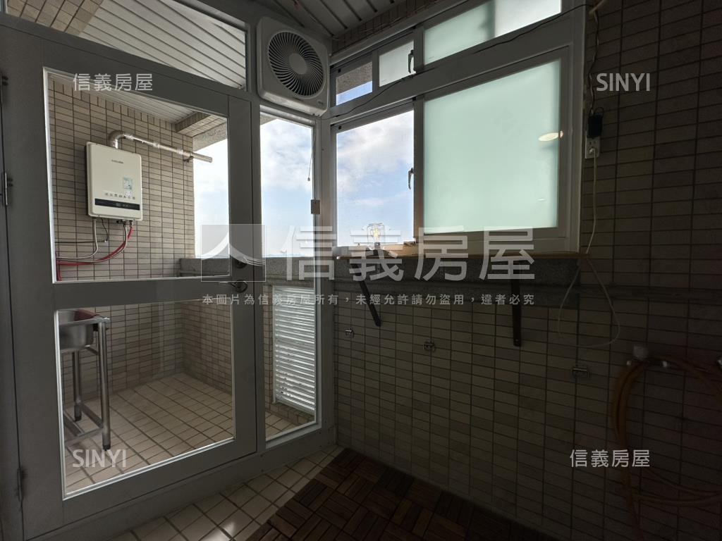 俯瞰高屏輕工ＬＯＦＴ兩房房屋室內格局與周邊環境