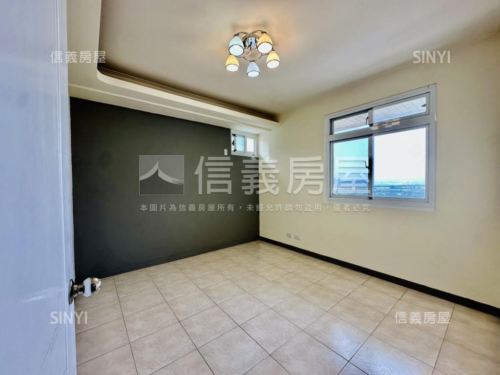 俯瞰高屏輕工ＬＯＦＴ兩房房屋室內格局與周邊環境