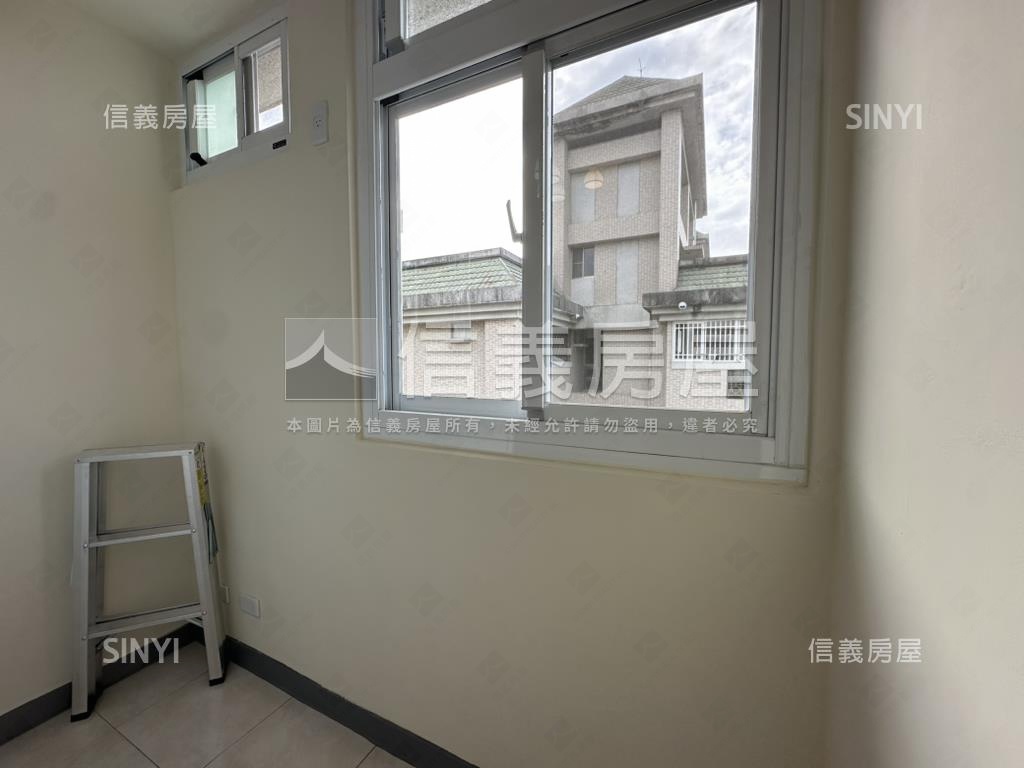 俯瞰高屏輕工ＬＯＦＴ兩房房屋室內格局與周邊環境