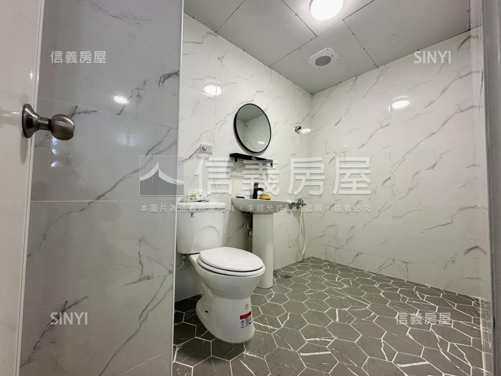 俯瞰高屏輕工ＬＯＦＴ兩房房屋室內格局與周邊環境