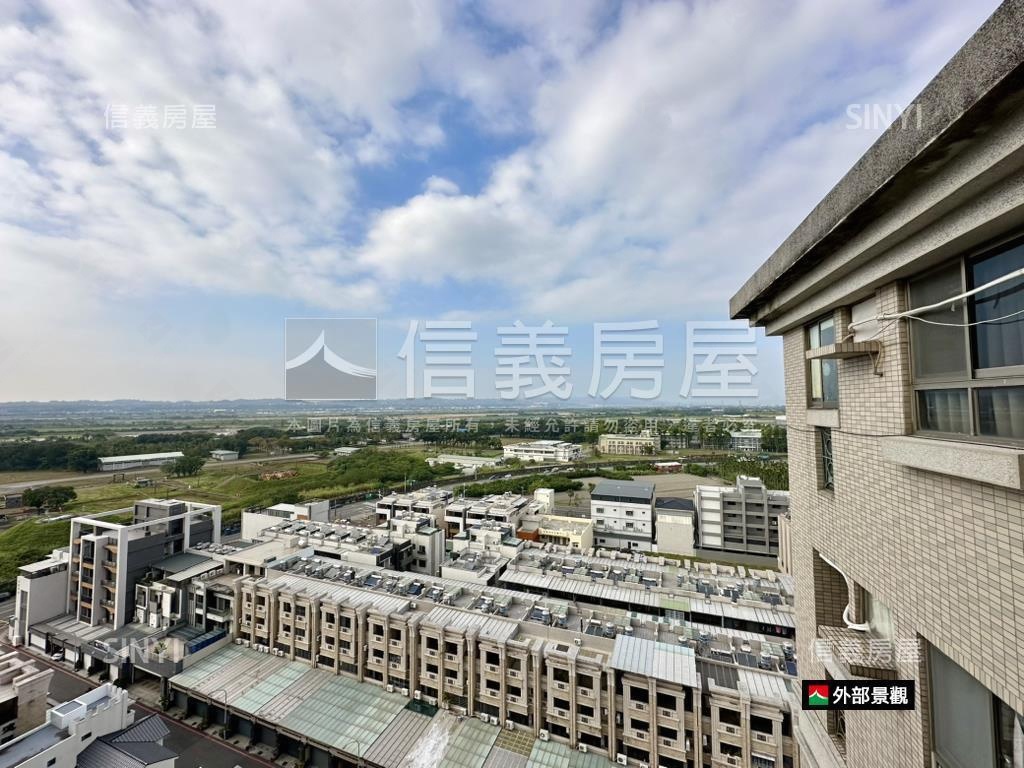 俯瞰高屏輕工ＬＯＦＴ兩房房屋室內格局與周邊環境