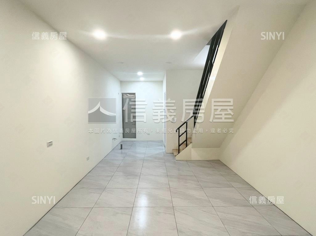 路寬約１５米透店房屋室內格局與周邊環境