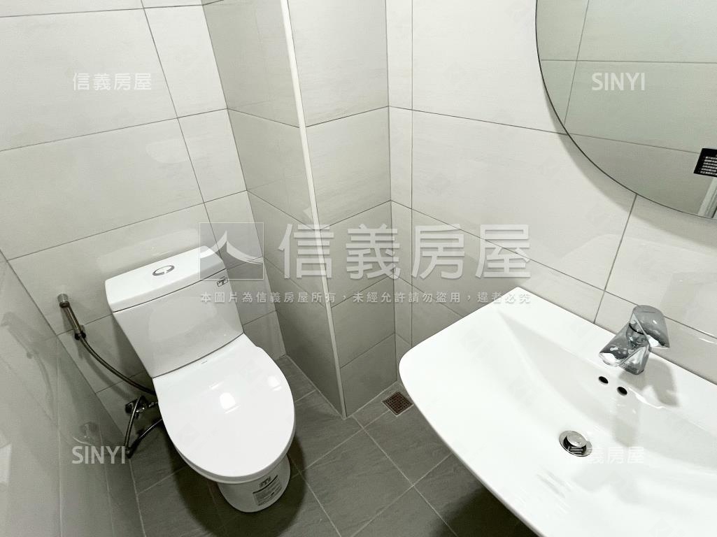 路寬約１５米透店房屋室內格局與周邊環境