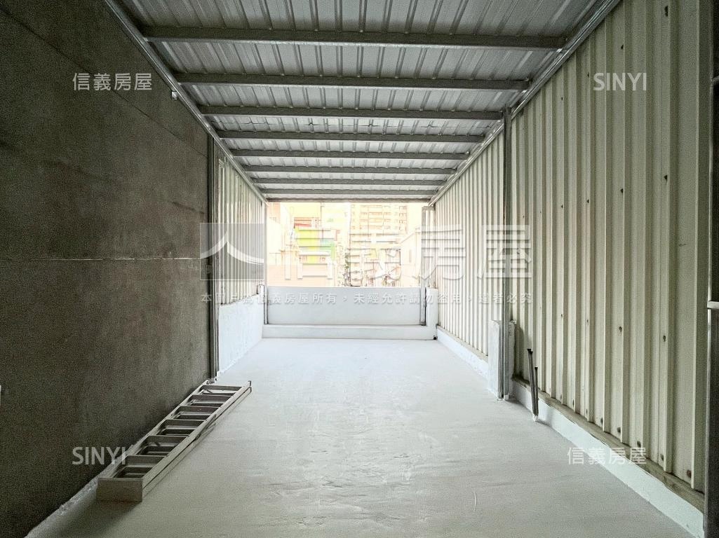 路寬約１５米透店房屋室內格局與周邊環境