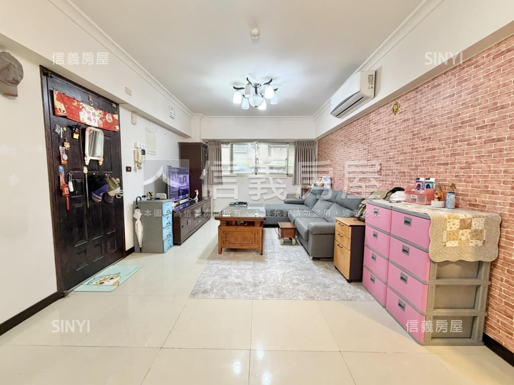 皇家帝寶三房．雙衛有開窗房屋室內格局與周邊環境