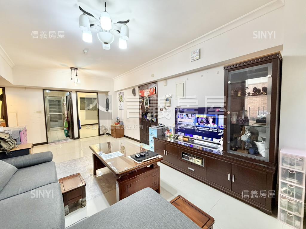 皇家帝寶三房．雙衛有開窗房屋室內格局與周邊環境