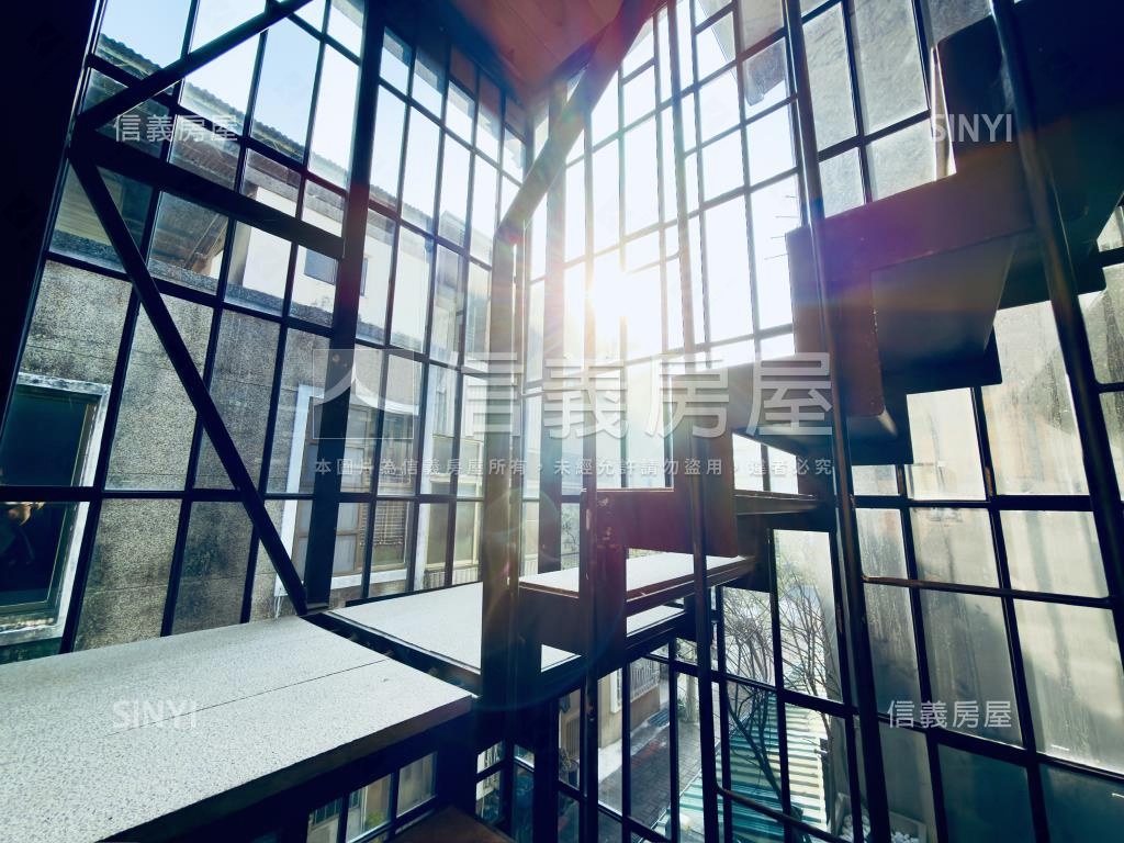 東區林森工業風多功能透天房屋室內格局與周邊環境