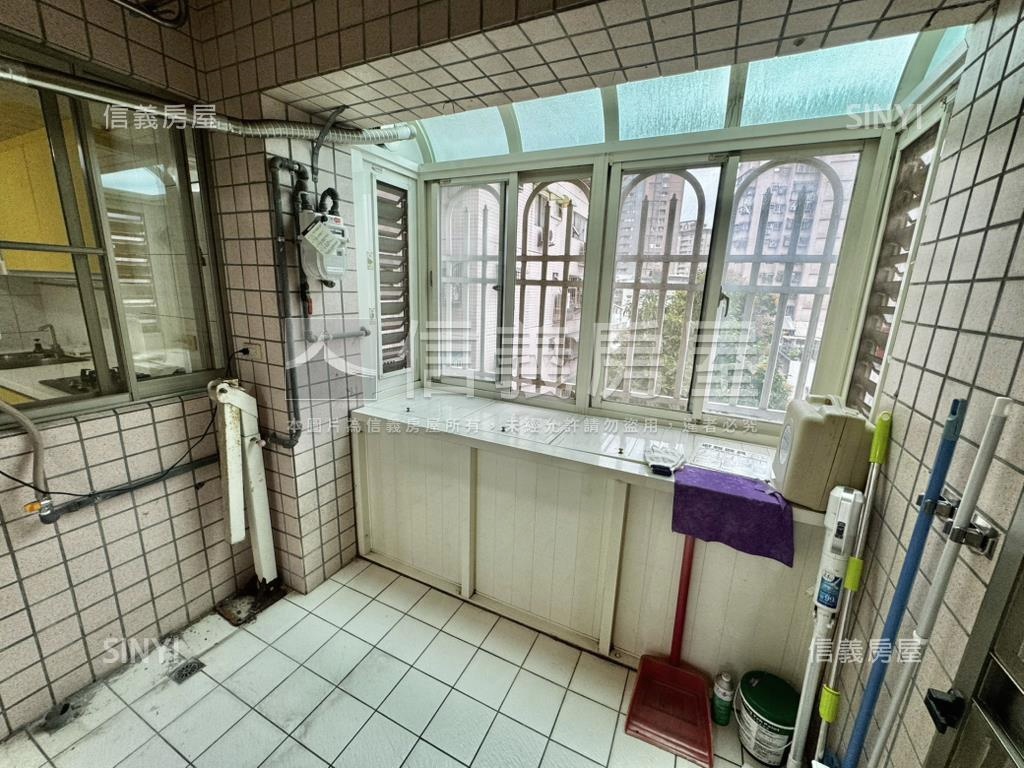 土城重劃－中正豪門大三房房屋室內格局與周邊環境