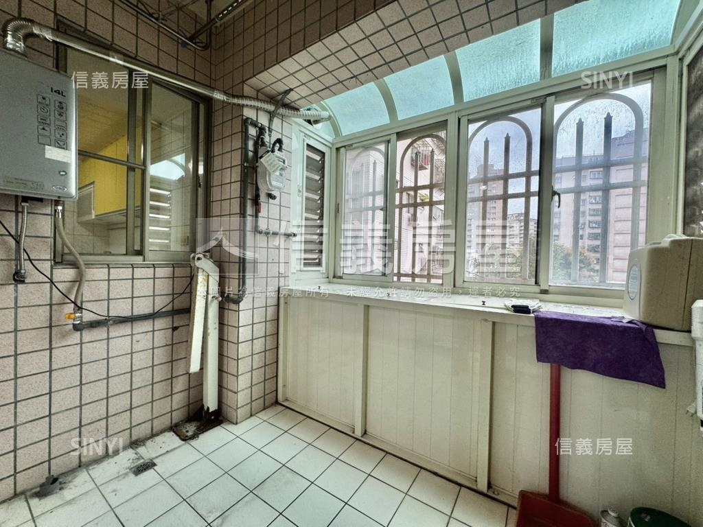 土城重劃－中正豪門大三房房屋室內格局與周邊環境