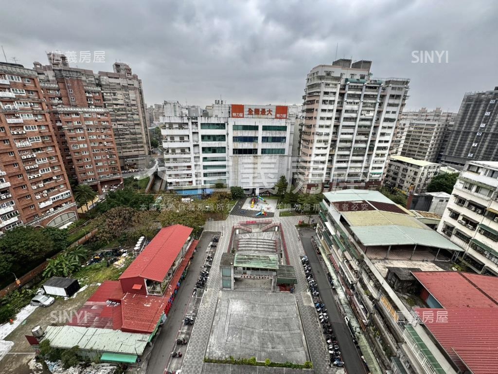 土城重劃－中正豪門大三房房屋室內格局與周邊環境