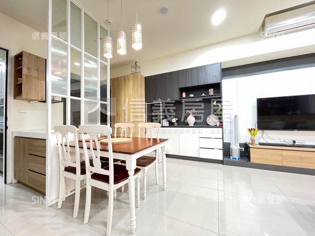 單元二高樓朝南三房雙平車房屋室內格局與周邊環境