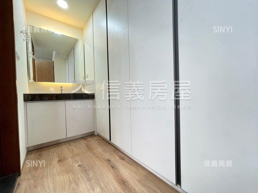 單元二高樓朝南三房雙平車房屋室內格局與周邊環境