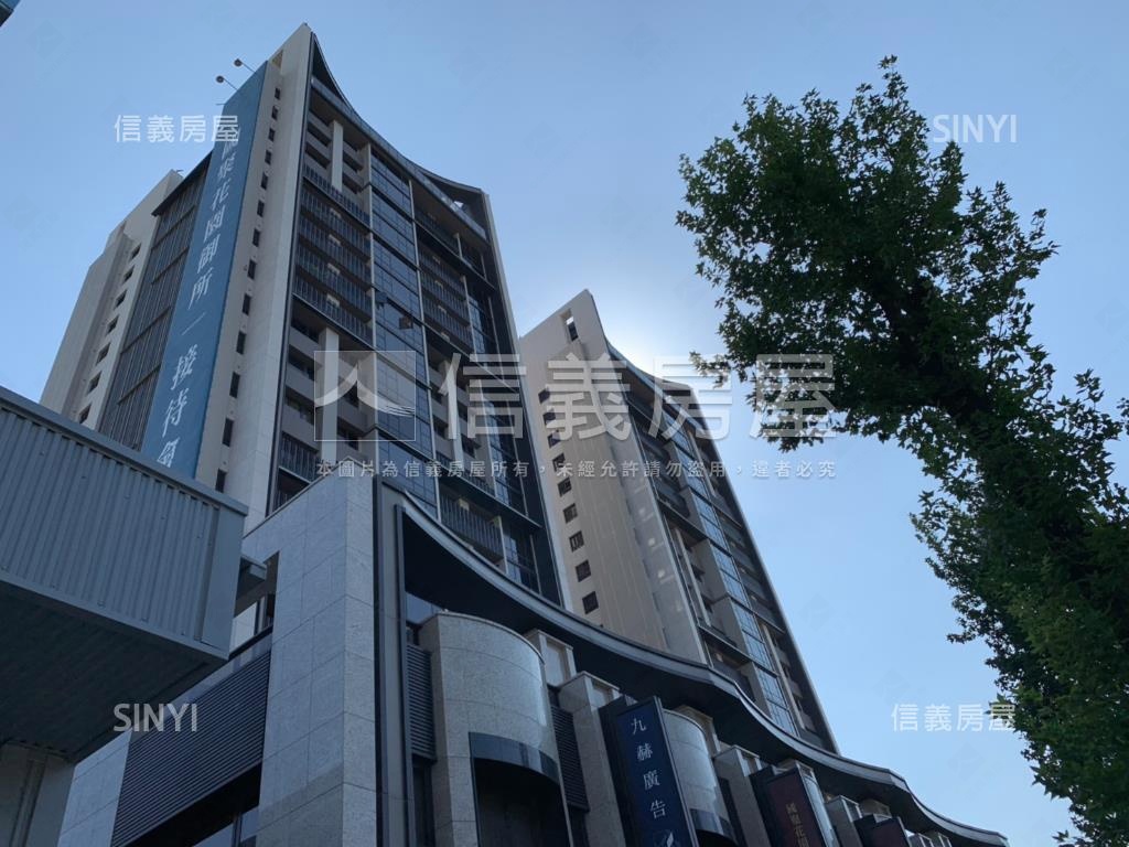 單元二高樓朝南三房雙平車房屋室內格局與周邊環境