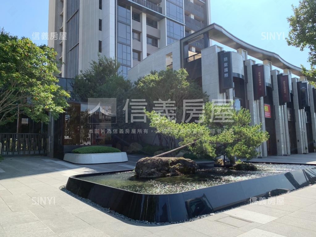 單元二高樓朝南三房雙平車房屋室內格局與周邊環境