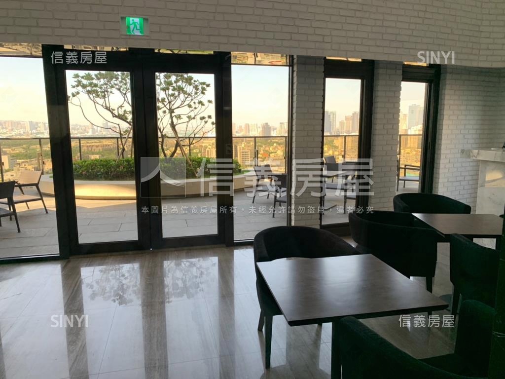 單元二高樓朝南三房雙平車房屋室內格局與周邊環境