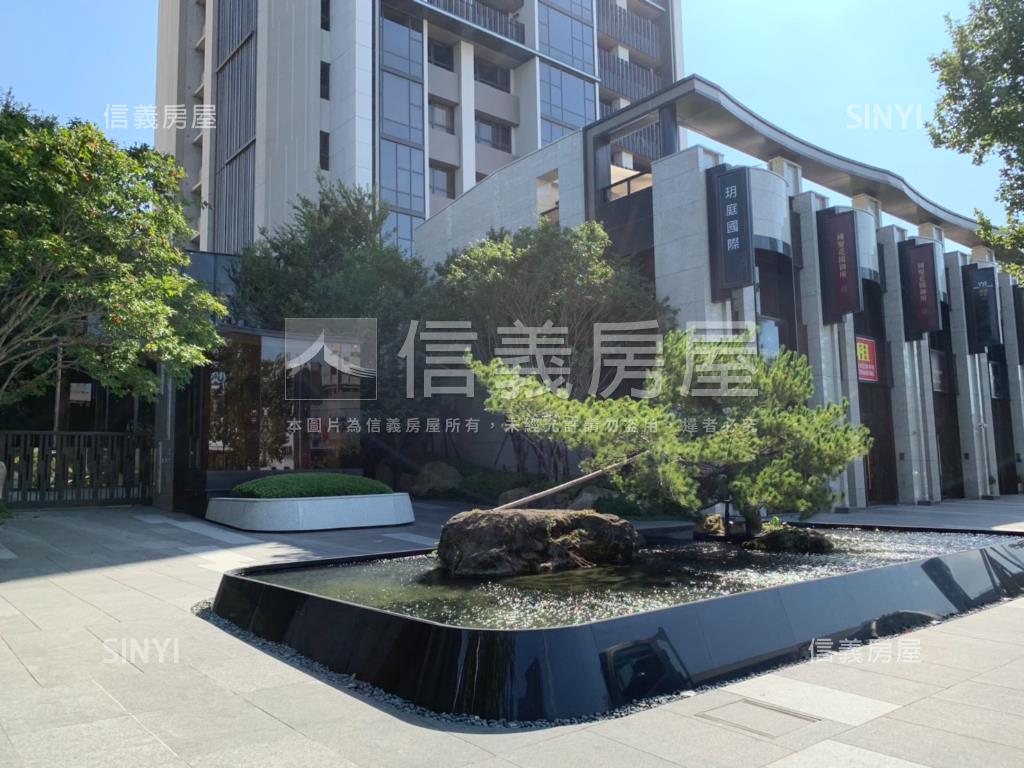 單元二高樓朝南三房雙平車房屋室內格局與周邊環境