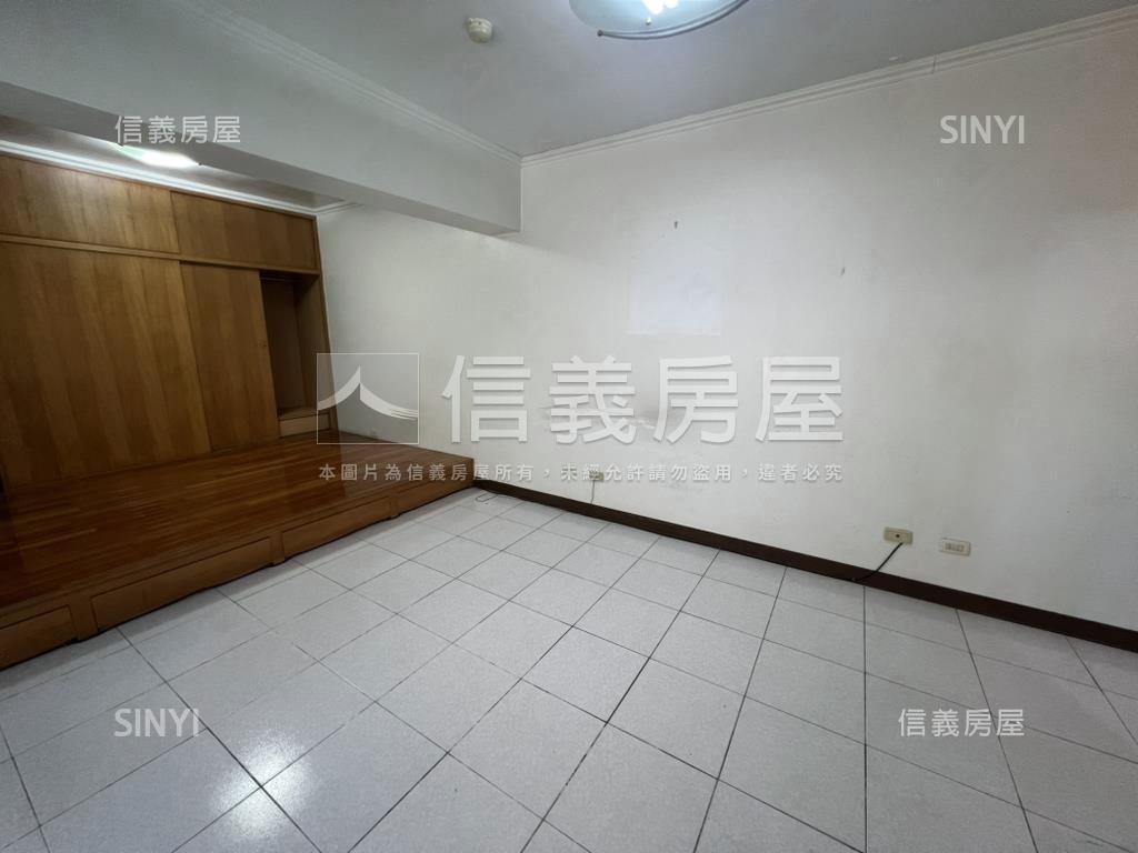 近捷運春天首席鬧中取靜房屋室內格局與周邊環境