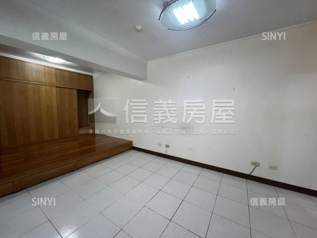 近捷運春天首席鬧中取靜房屋室內格局與周邊環境