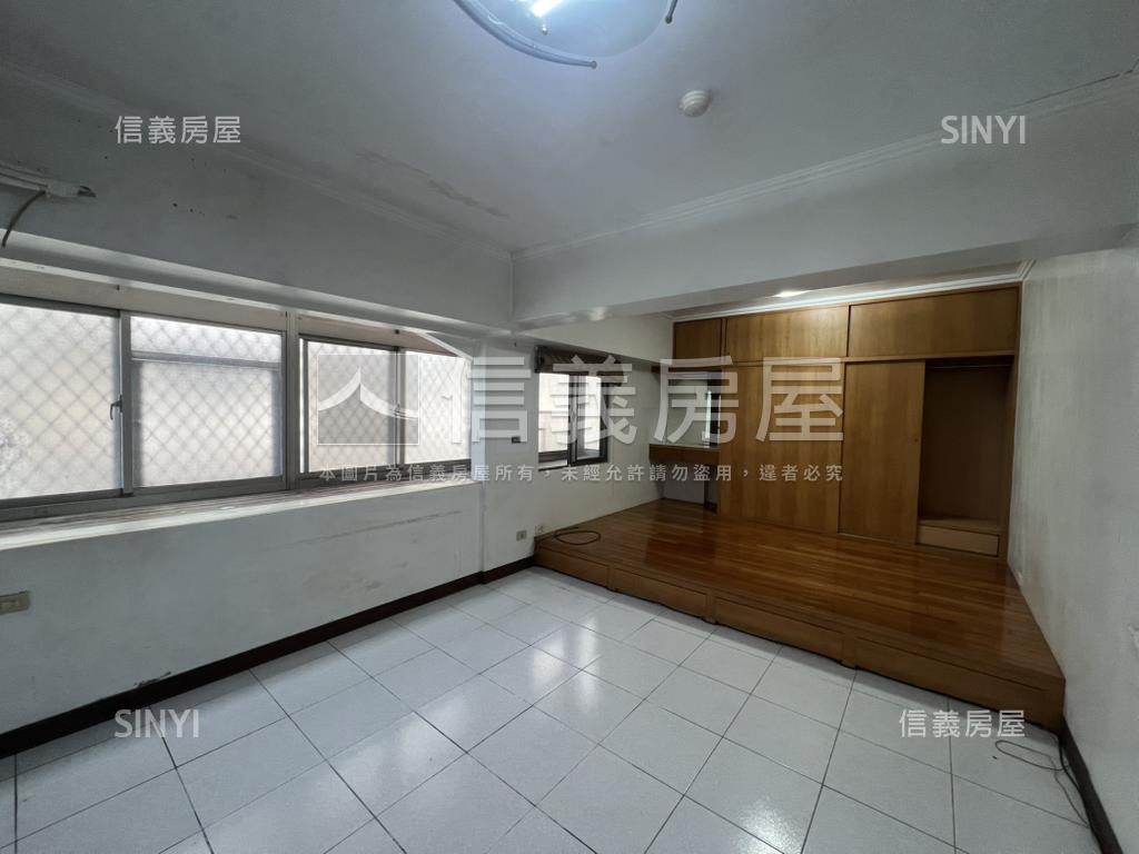 近捷運春天首席鬧中取靜房屋室內格局與周邊環境