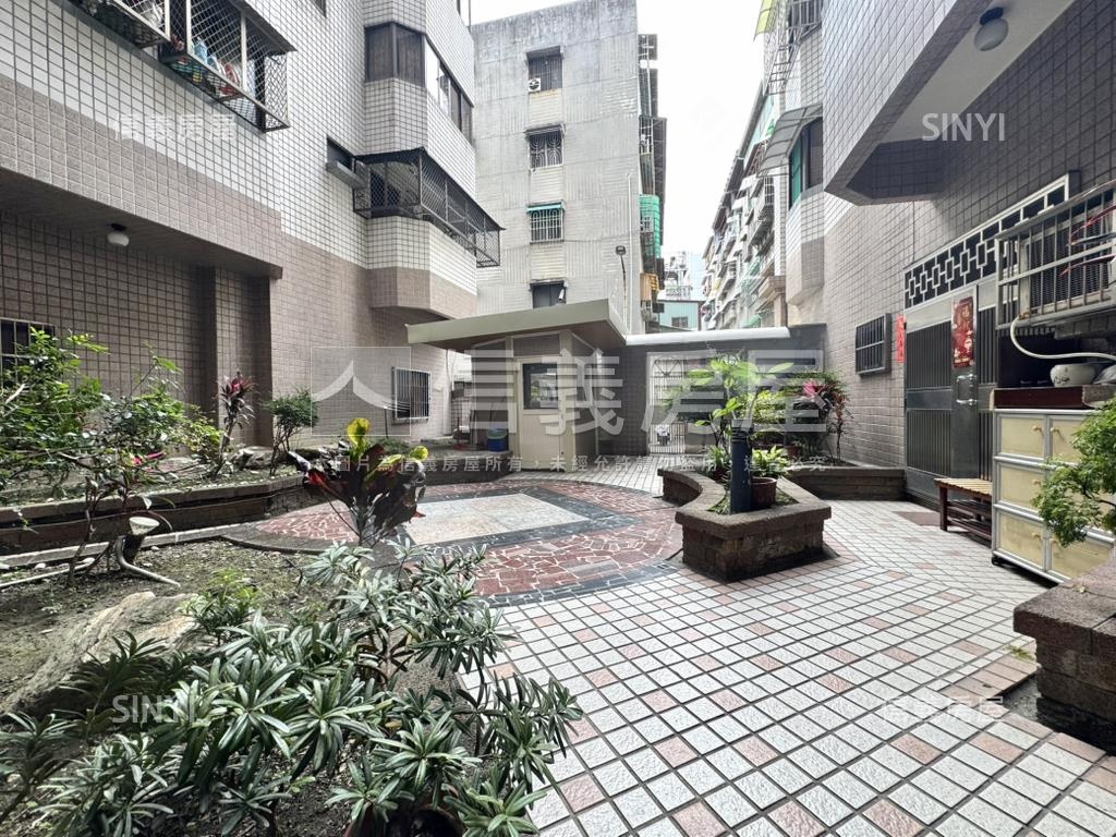 五福國中學區翻新三房車位房屋室內格局與周邊環境