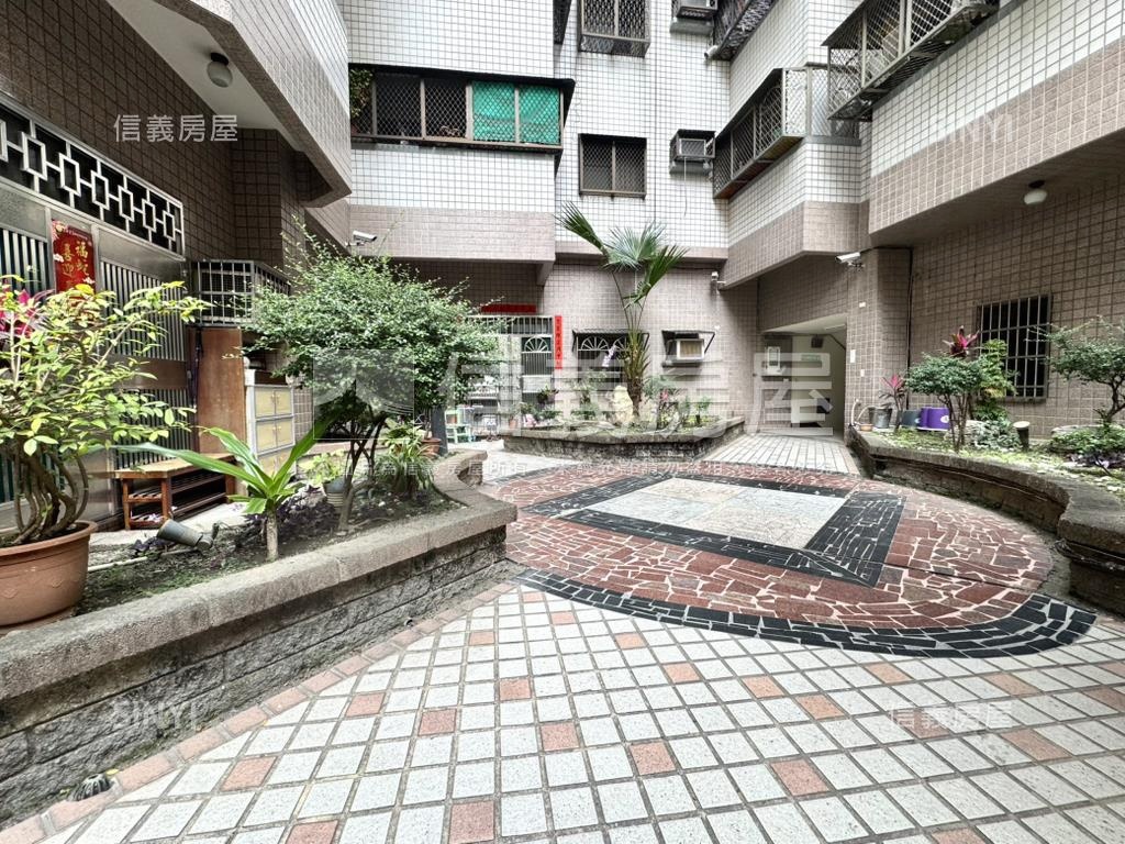 五福國中學區翻新三房車位房屋室內格局與周邊環境