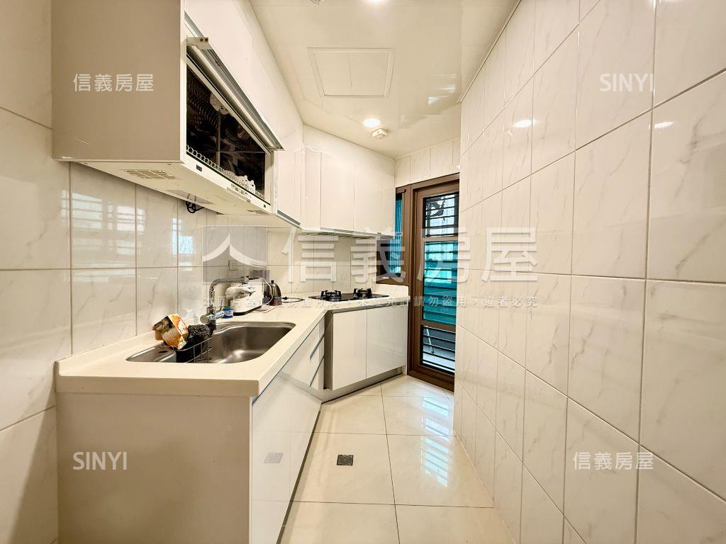 中港雲頂二房平車房屋室內格局與周邊環境
