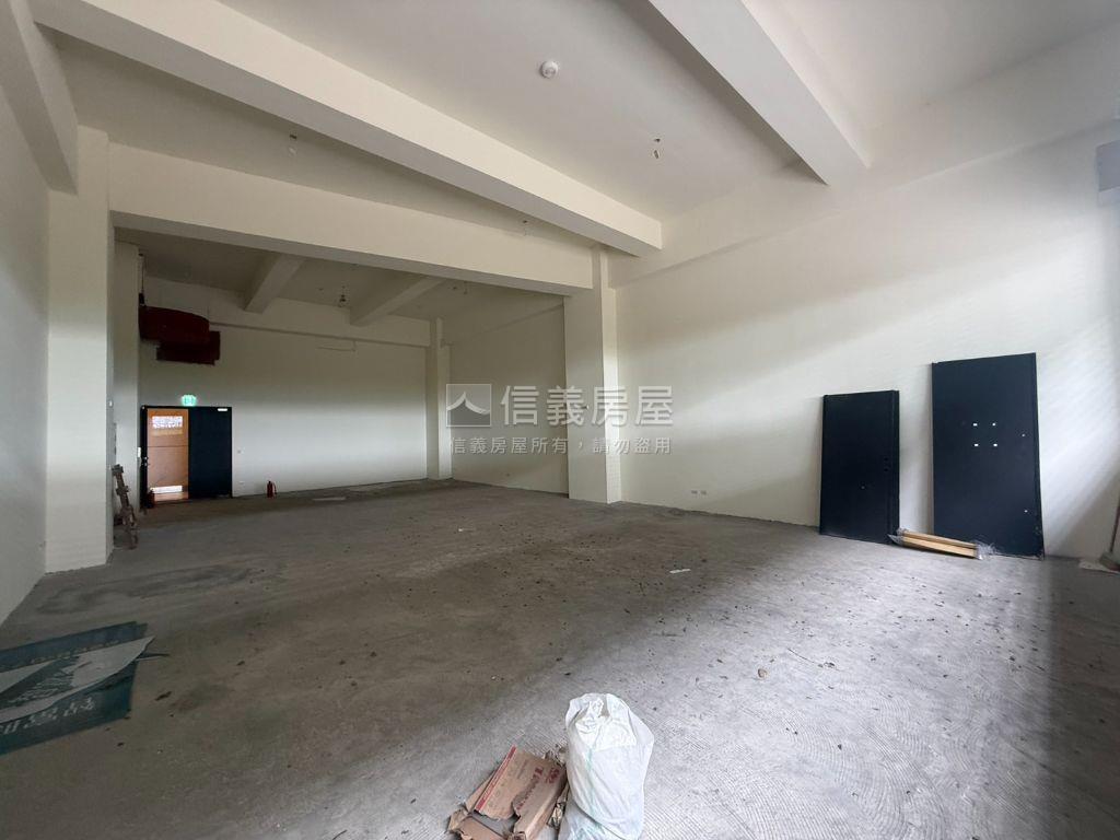 智富時代氣派挑高廠辦店面房屋室內格局與周邊環境