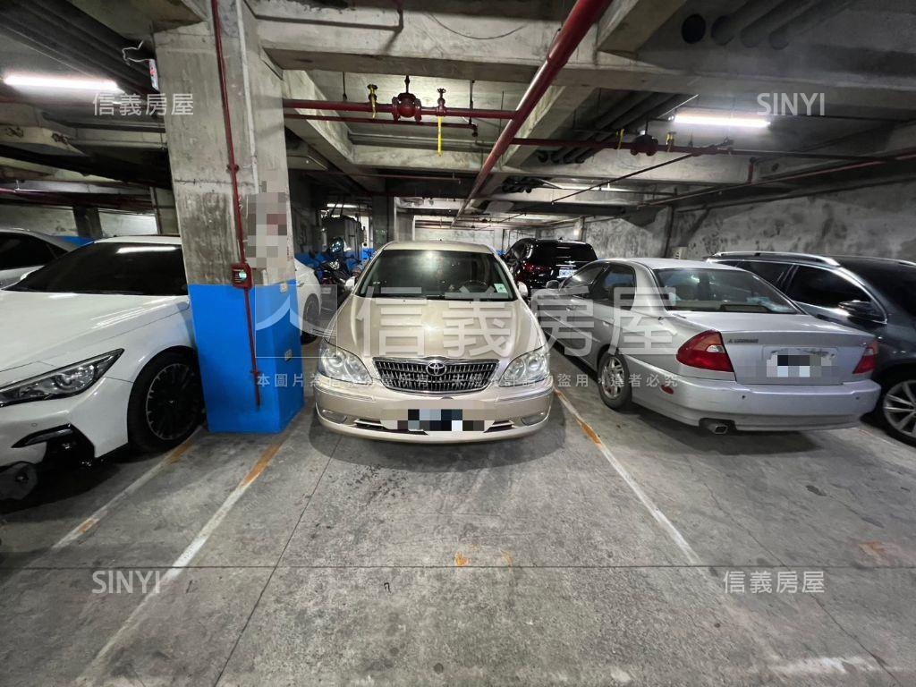 國凱華廈帶財辦房屋室內格局與周邊環境