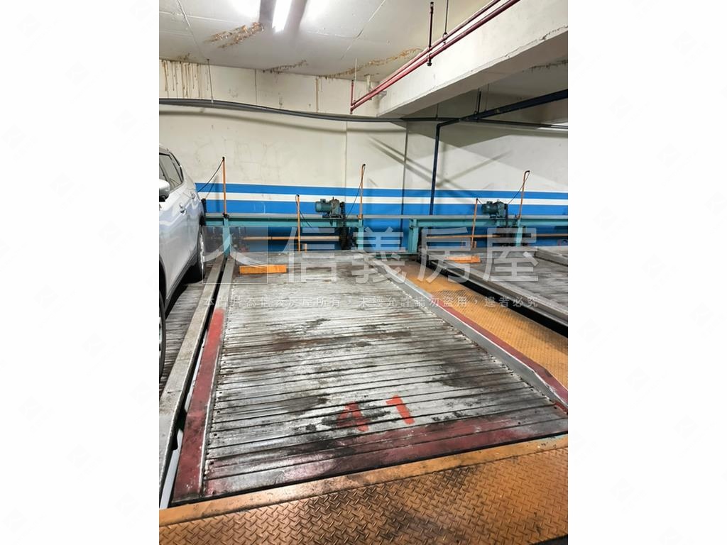 領袖歐洲２房附車位房屋室內格局與周邊環境