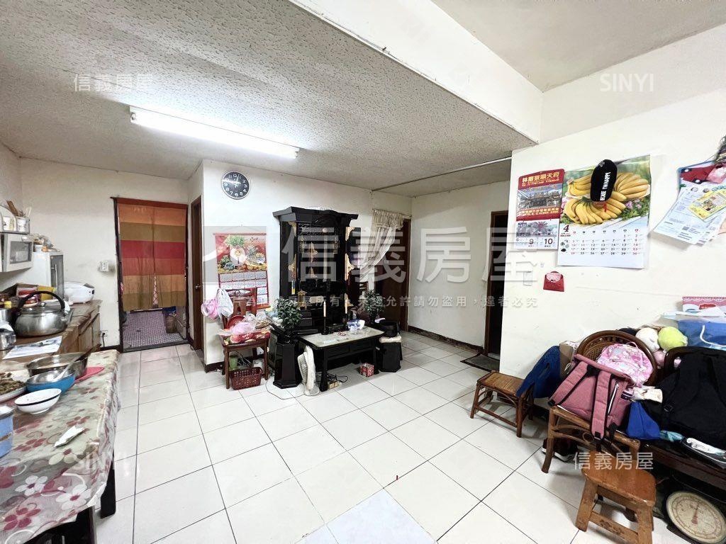 前後門輕鬆停車公寓一樓房屋室內格局與周邊環境