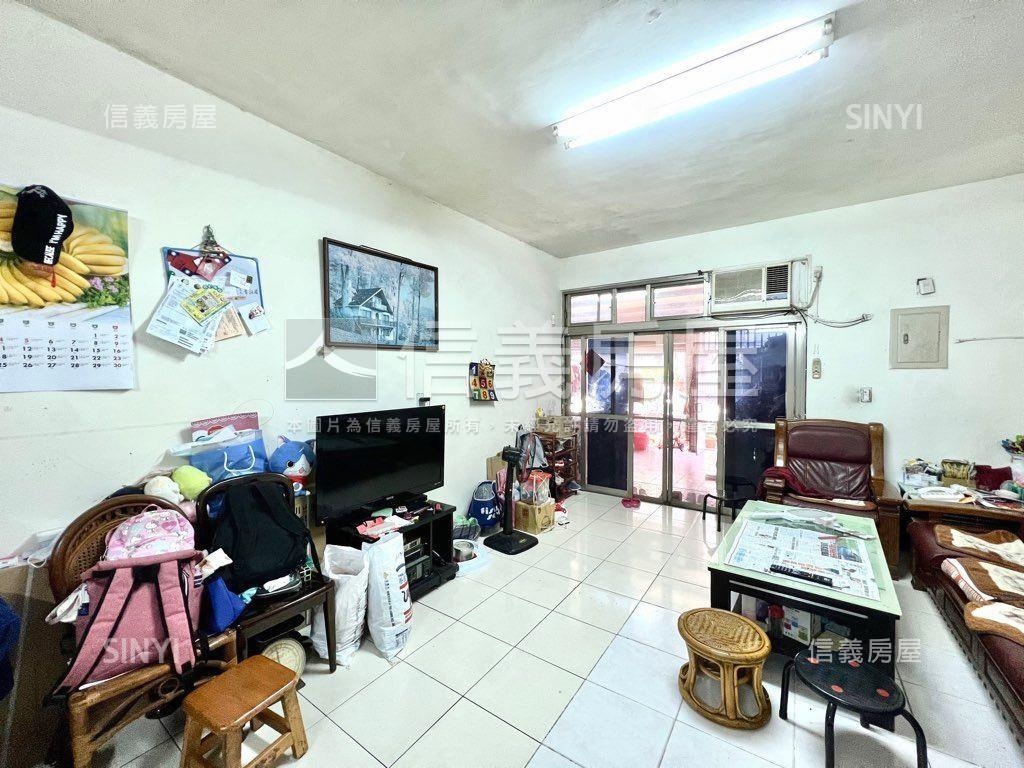 前後門輕鬆停車公寓一樓房屋室內格局與周邊環境
