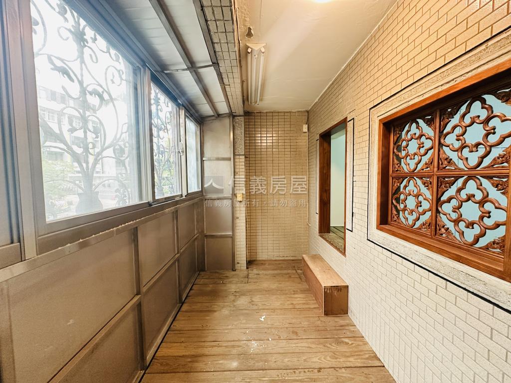 馬明潭・挑高學苑店辦房屋室內格局與周邊環境