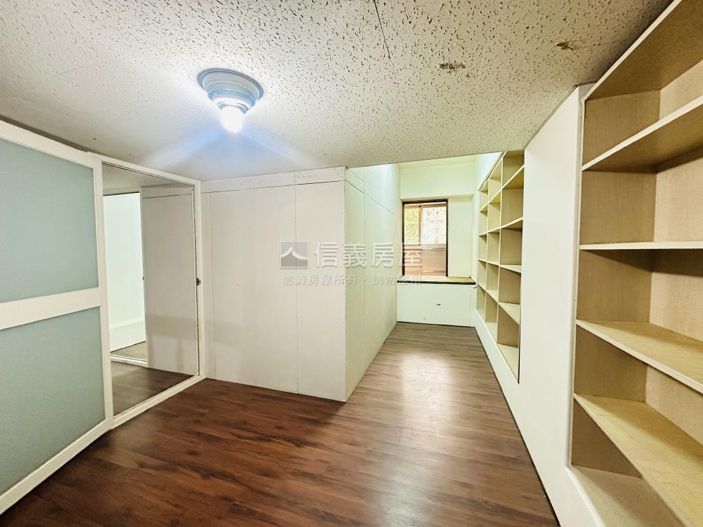 馬明潭・挑高學苑店辦房屋室內格局與周邊環境