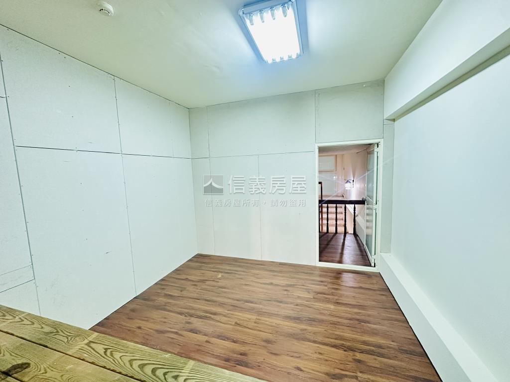 馬明潭・挑高學苑店辦房屋室內格局與周邊環境